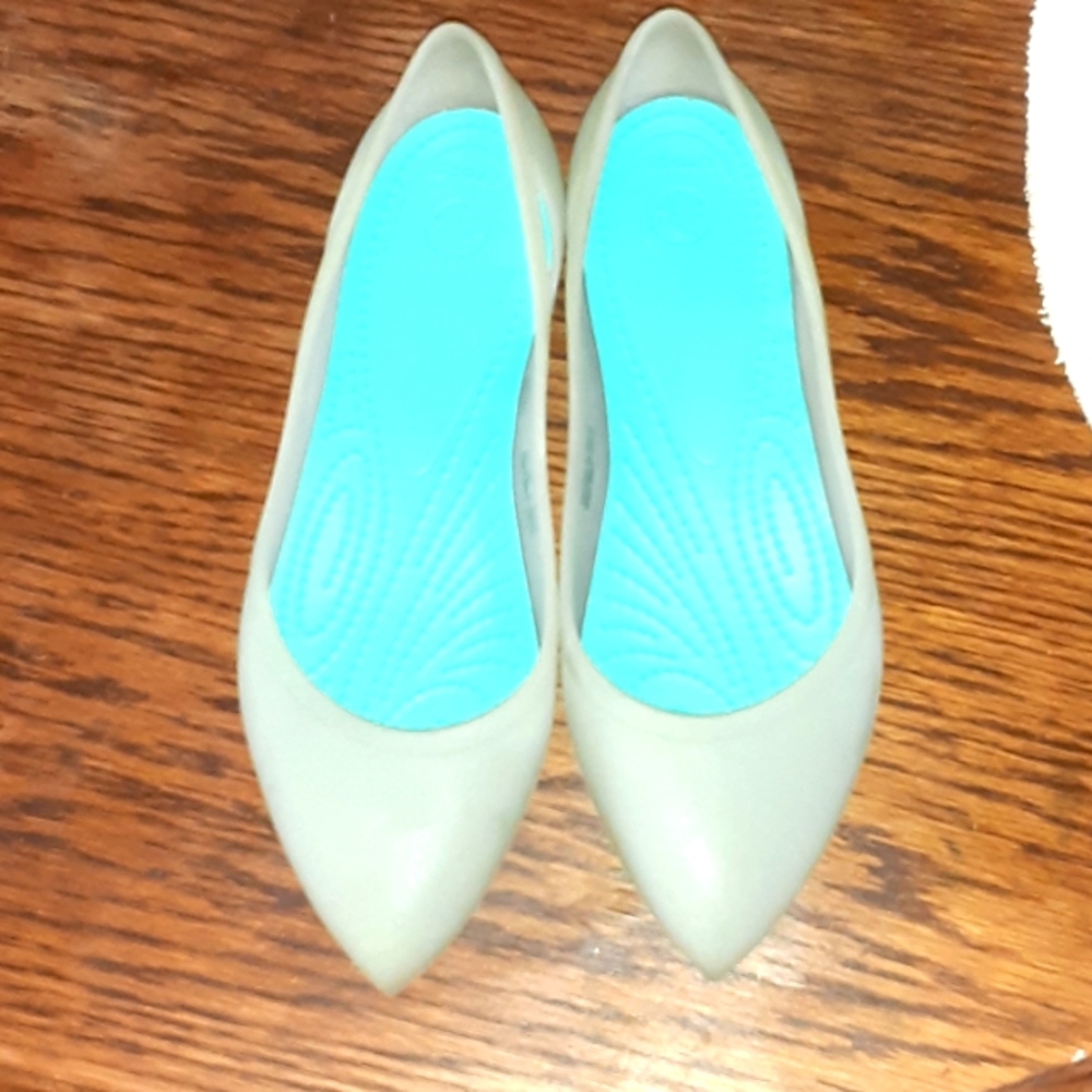 CROCS FLATS NRMINT CONDITION